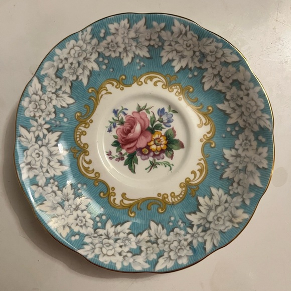 Royal Albert Other - royal albert bone china teacup saucer